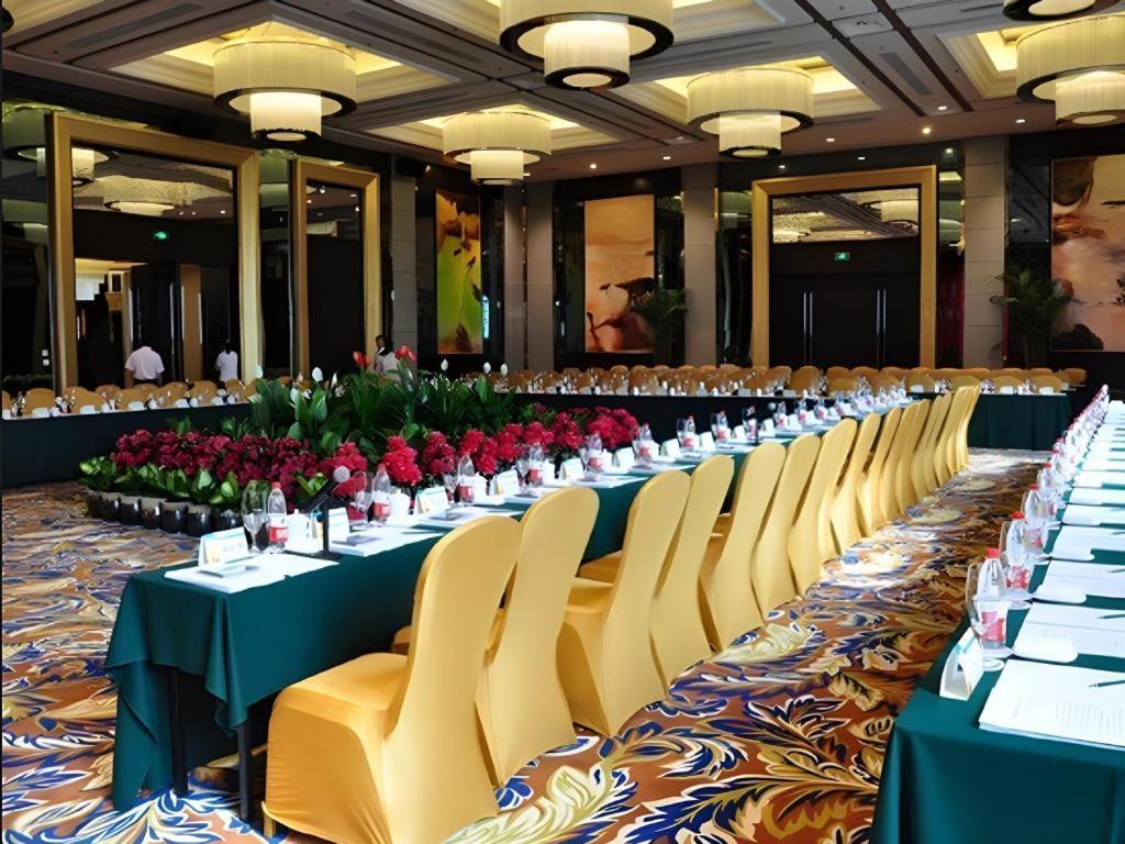 Country Garden Phoenix Hotel Shenyang Exterior photo
