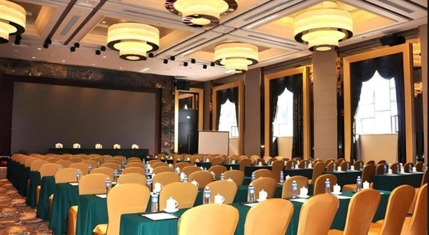 Country Garden Phoenix Hotel Shenyang Exterior photo